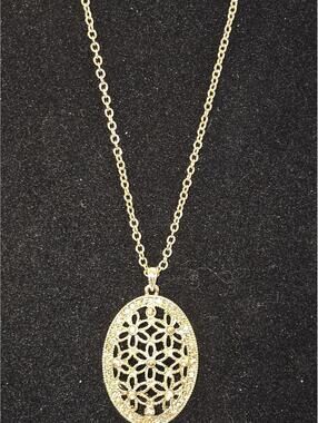 Gold Tone Crystal Filigree Oval Pendant Necklace 18" Chain 1.75" 11g